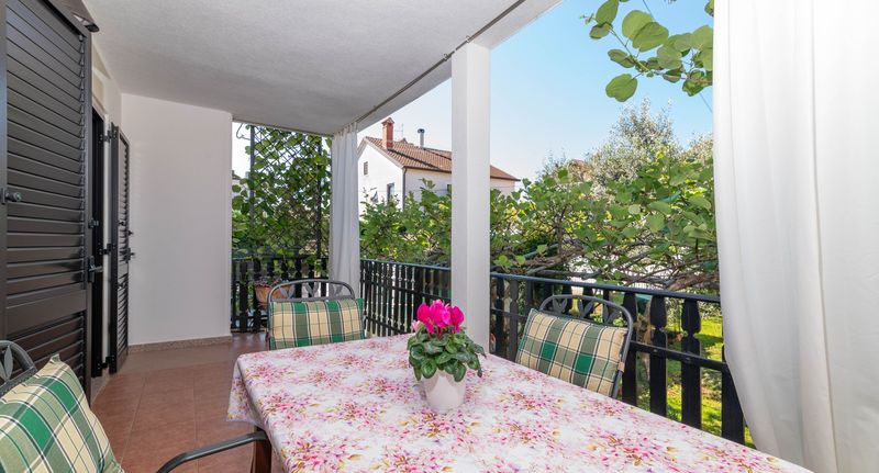 Apartman s klimatizací s terasou pro 4 os. se 2 ložnicemi A-21460-a - Apartments With Parking Space Umag - 21460, foto 1