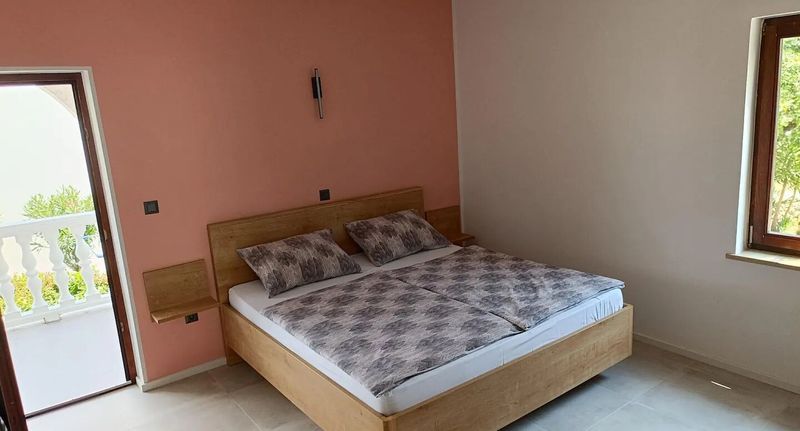 Apartman s klimatizací s terasou pro 4 os. s 1 ložnicí A-21688-a - Apartments By The Sea Malinska, Krk - 21688 Malinska, foto 1