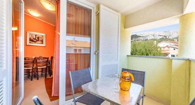 Apartman s klimatizací s balkónem pro 4 os. s 1 ložnicí A-22411-a - Apartments With Parking Space Baška, Krk - 22411 Baška, foto 1
