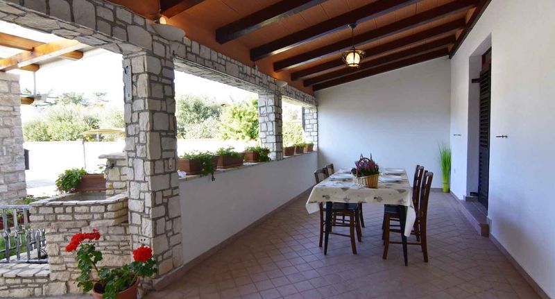 Apartman s klimatizací s terasou pro 6 os. se 2 ložnicemi A-22658-b - Apartments With Parking Space Zambratija, Umag - 22658 Zambratija, foto 1