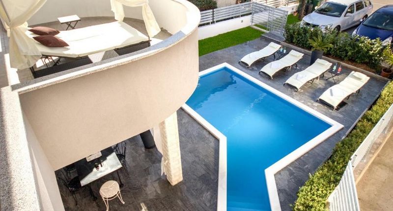 Rekreační dům (jako celek) pro 8 os. - Villa Sara Vodice, foto 1