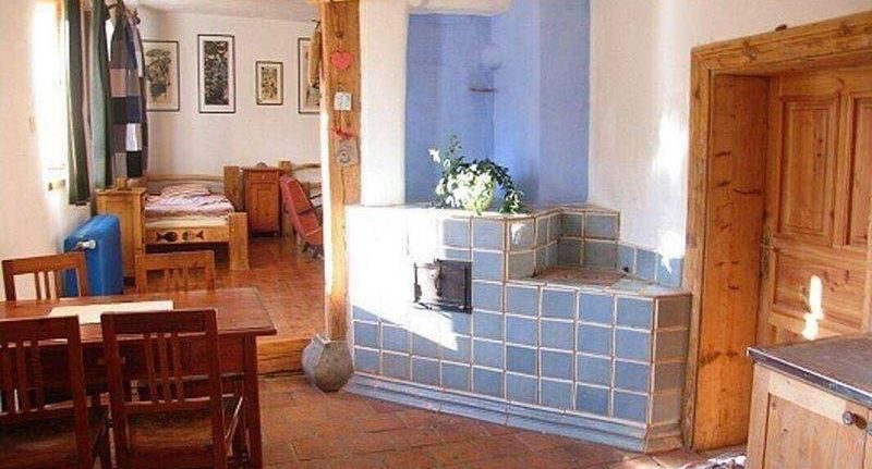 Apartman se sprchou s privátní koupelnou mimo apartmán pro 7 os. se 2 ložnicemi - Chalupa U kamenného stolu Písečné, foto 1