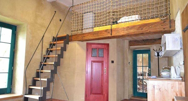 Apartman se sprchou s vlastní kuchyňkou pro 4 os. se 2 ložnicemi - Chalupa U kamenného stolu Písečné, foto 1