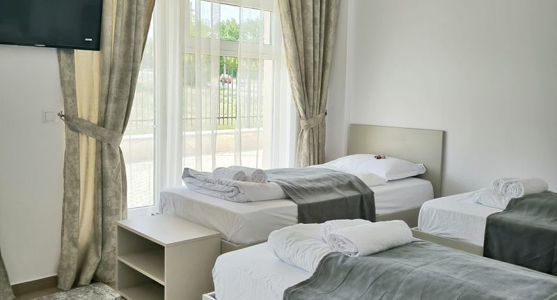 Pokoj pro 2 os. - Hostel Adriana Touristik Arad, foto 1