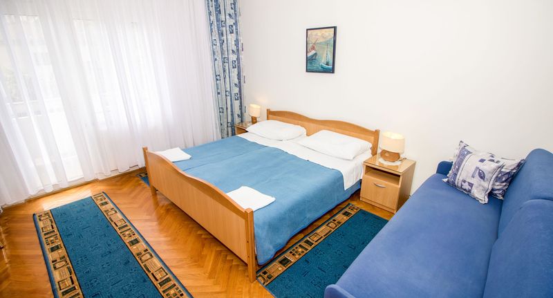 Pokoj pro 3 os. - Apartment and Rooms Albina Baska, foto 1