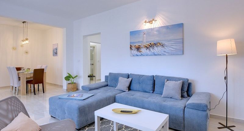 Apartman pro 5 os. se 3 ložnicemi - White house Liznjan, foto 1