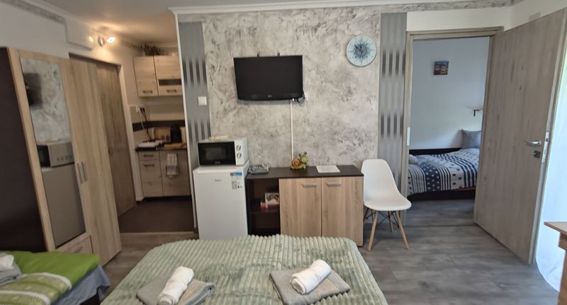 Apartman pro 4 os. se 2 ložnicemi s výhledem na park na poschodí - Milánó Apartman Harkány, foto 1