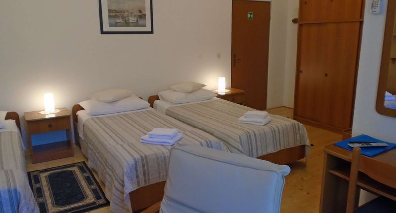 Pokoj s klimatizací pro 3 os. na poschodí - Rooms Matea Pula, foto 1