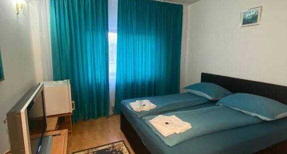 Pokoj s manželskou postelí (s možností přistýlky) - Hotel Magnific Borș, foto 1