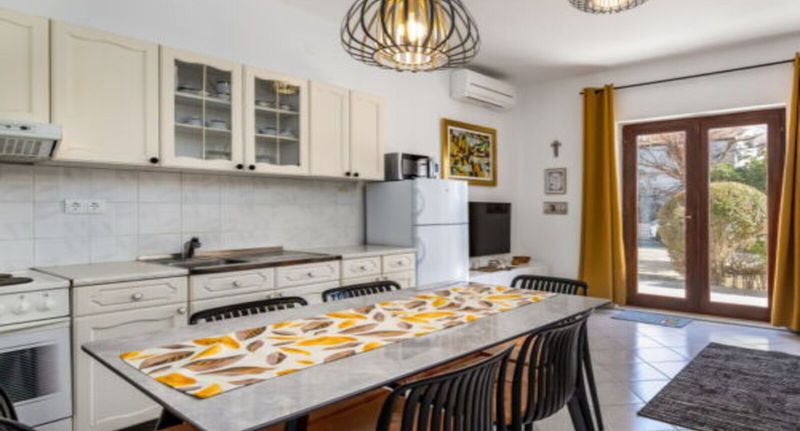 Grand Premier Apartman pro 4 os. se 2 ložnicemi (s možností přistýlky) - Apartment Sea Breeze Baška, foto 1
