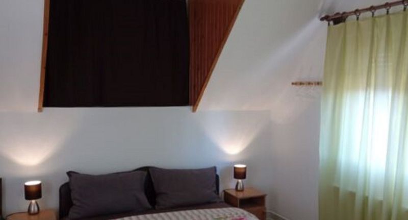 Apartman s klimatizací pro 4 os. s 1 ložnicí na poschodí - Szieszta Apartman Agárd, foto 1