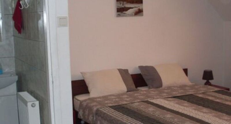 Apartman s klimatizací pro 3 os. s 1 ložnicí na poschodí - Szieszta Apartman Agárd, foto 1