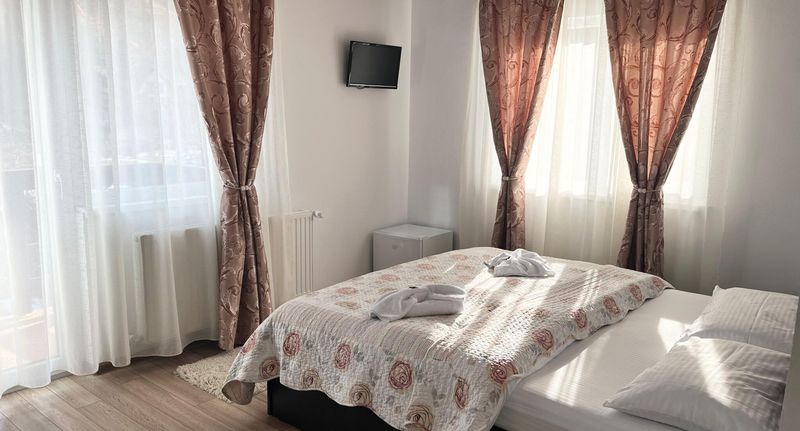 Pokoj s manželskou postelí - Vila Anto Bran, foto 1