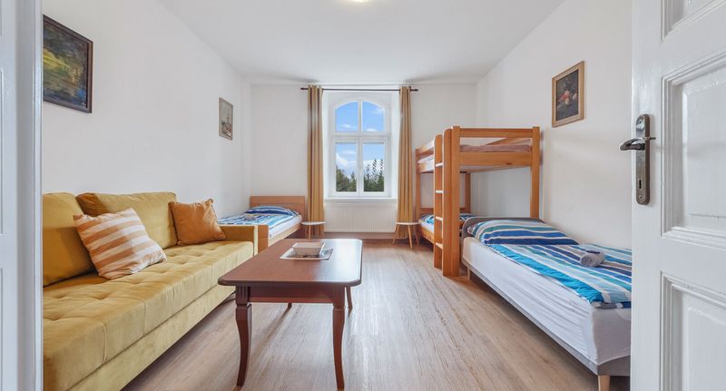 Pokoj se sprchou s vlastní kuchyňkou pro 6 os. - Vila Gala apartmány Česká Lípa, foto 1