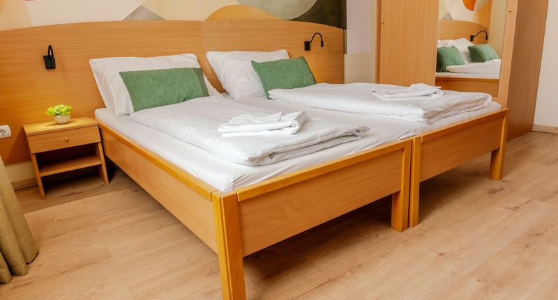 Standard Pokoj pro 3 os. na poschodí - Levendula Resort és Rendezvényközpont Bogács, foto 1