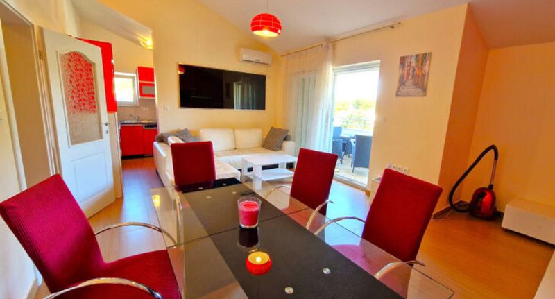 Art Gold Apartman pro 4 os. se 2 ložnicemi (s možností přistýlky) - Apartments Cecille Baška, foto 1