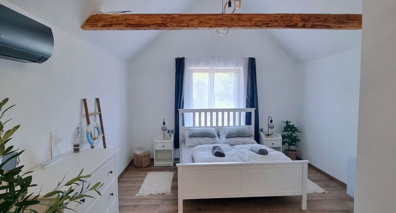 House (jako celek) pro 4 os. s výhledem na hrad celý Dům - Somló Éden Somlószőlős, foto 1