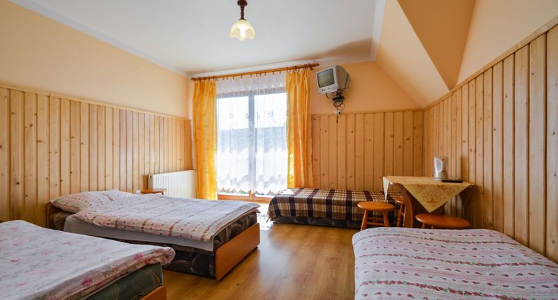 Pokoj s balkónem s koupelnou pro 4 os. - Willa Krywań Ząb, foto 1