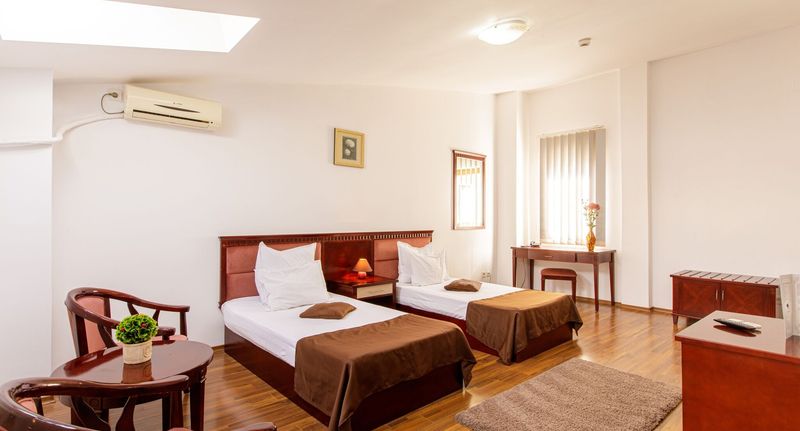 Suita pro 2 os. s 1 ložnicí v podkroví - Hotel Lira Pacific Constanța, foto 1