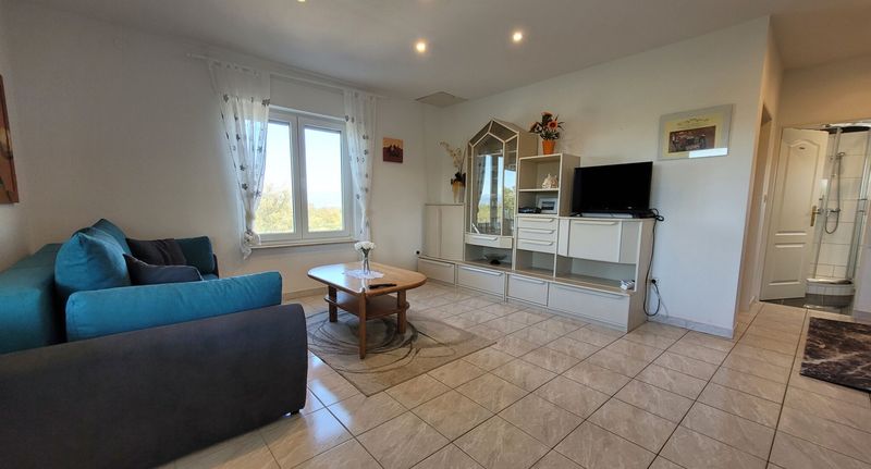 Classic Apartman pro 4 os. se 2 ložnicemi s výhledem na les - Apartments Ljubica Malinska, foto 1