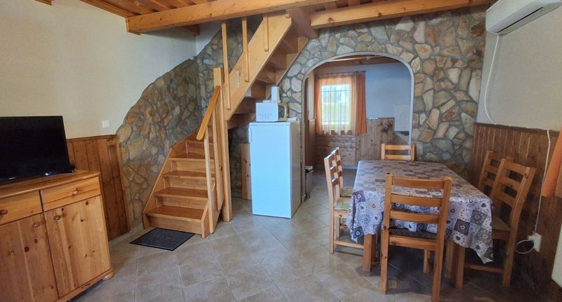 House (jako celek) pro 7 os. s výhledem na jezero celý Dům - Tóparti Nyaraló Gyékényesen, foto 1