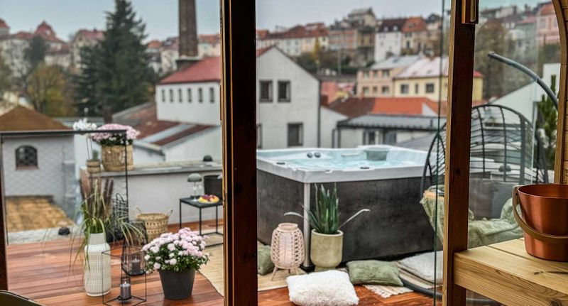 Deluxe Apartman s terasou s manželskou postelí s 1 ložnicí (s možností přistýlky) - Aparthotel Na Klenici Mladá Boleslav, foto 1