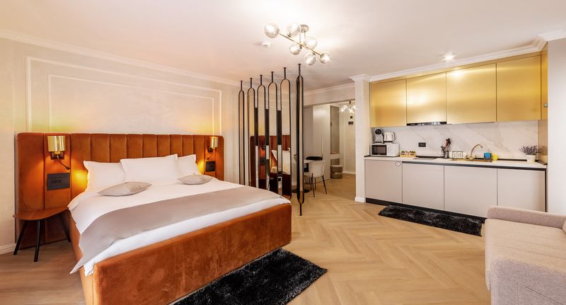 Deluxe Apartman pro 3 os. s 1 ložnicí na přízemí - Hotel Crystal Luxury Craiova, foto 1