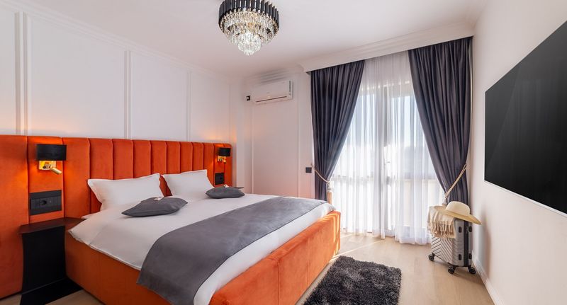 King Suita s manželskou postelí s 1 ložnicí na poschodí - Hotel Crystal Luxury Craiova, foto 1