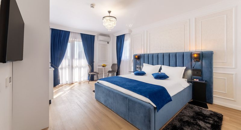 King Suita s manželskou postelí s 1 ložnicí na poschodí - Hotel Crystal Luxury Craiova, foto 25