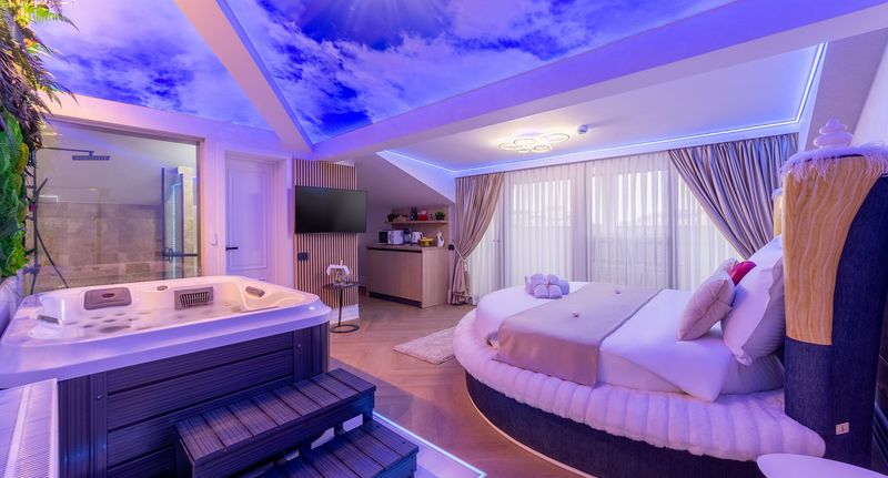 Superior Suita s manželskou postelí s 1 ložnicí na poschodí - Hotel Crystal Luxury Craiova, foto 1