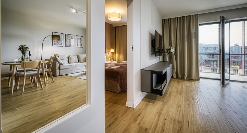 Deluxe Apartman pro 4 os. se 2 ložnicemi na přízemí - OnHoliday Apartamenty w Świeradowie przy gondoli ze strefą Wellness & Family, foto 1
