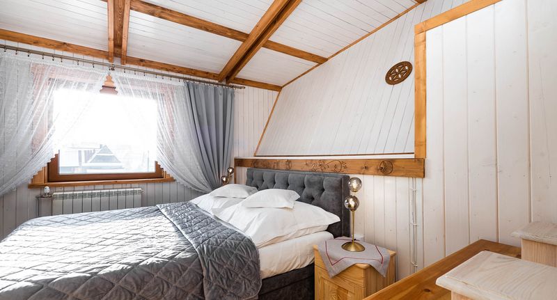 Art Apartman pro 3 os. se 2 ložnicemi v podkroví - Willa Karpatia SKI&WELLNESS Murzasichle, foto 1