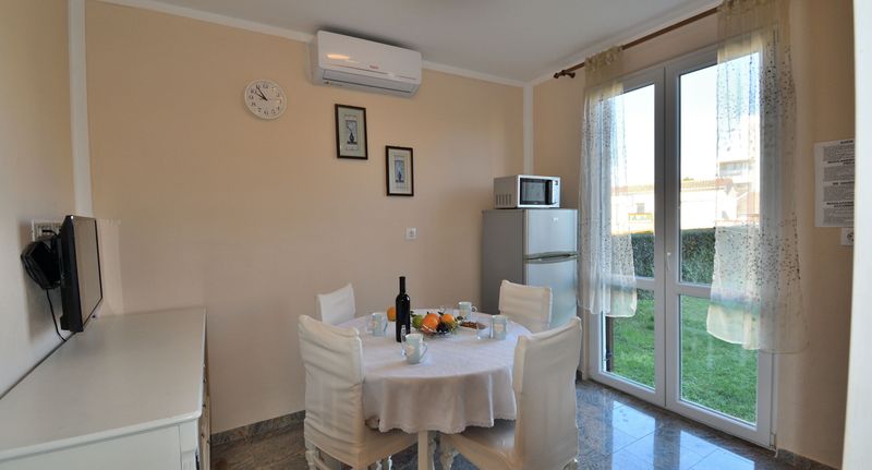 Apartman pro 4 os. se 2 ložnicemi - Apartment Nadica Fazana, foto 1
