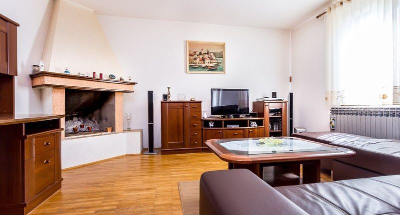 Apartman pro 6 os. se 3 ložnicemi - House Sunset Liznjan, foto 1