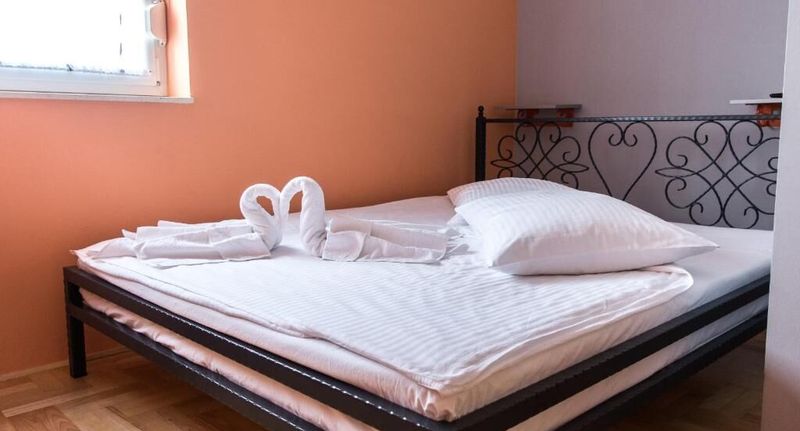 Pokoj s klimatizací s manželskou postelí S-20757-l - Rooms With A Parking Space Staro Petrovo Selo, Slavonija - 20757 Staro Petrovo Selo, foto 1