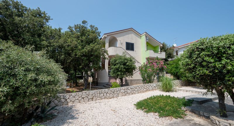 Apartman s klimatizací s terasou pro 4 os. se 2 ložnicemi A-22885-a - Apartments By The Sea Mandre, Pag - 22885 Mandre, foto 1