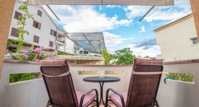 Pokoj s klimatizací s terasou s manželskou postelí S-23309-a - Apartments And Rooms With Parking Space Baška, Krk - 23309 Baška, foto 1