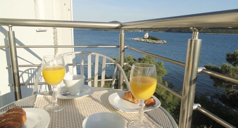 Apartman pro 5 os. se 3 ložnicemi - Apartment At the sea Klek, foto 1
