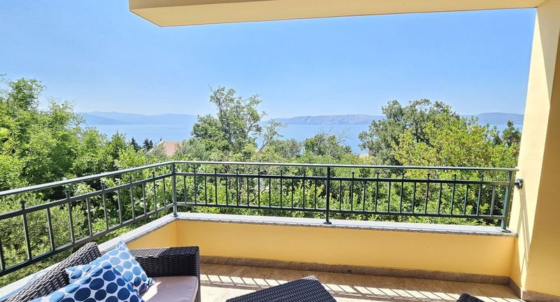 "A" Apartman pro 6 os. se 3 ložnicemi s výhledem na moře - Apartmani Blaž Novi Vinodolski, foto 1