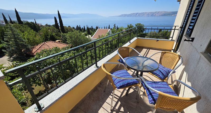 Apartman s manželskou postelí s 1 ložnicí s výhledem na moře na poschodí (s možností přistýlky) - Apartmani Blaž Novi Vinodolski, foto 1