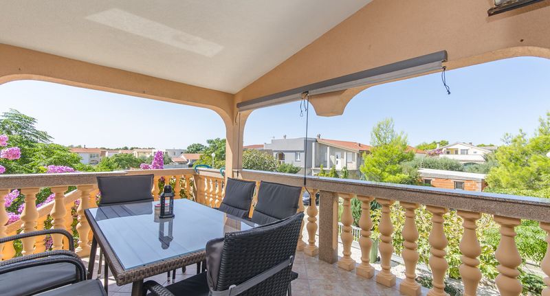 Apartman pro 5 os. se 3 ložnicemi (s možností přistýlky) - Apartments Lovely Courtyard Vir, foto 1
