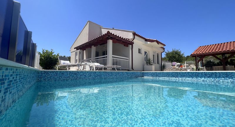 Apartman s klimatizací s terasou pro 6 os. s 1 ložnicí K-19594 - Family Friendly House With A Swimming Pool Janjina, Pelješac - 19594 Janjina, foto 1