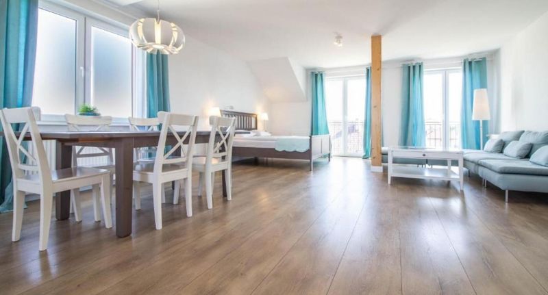 XL Apartman pro 6 os. se 3 ložnicemi s částečným výhledem na moře - Villa Lawenda Władysławowo, foto 1