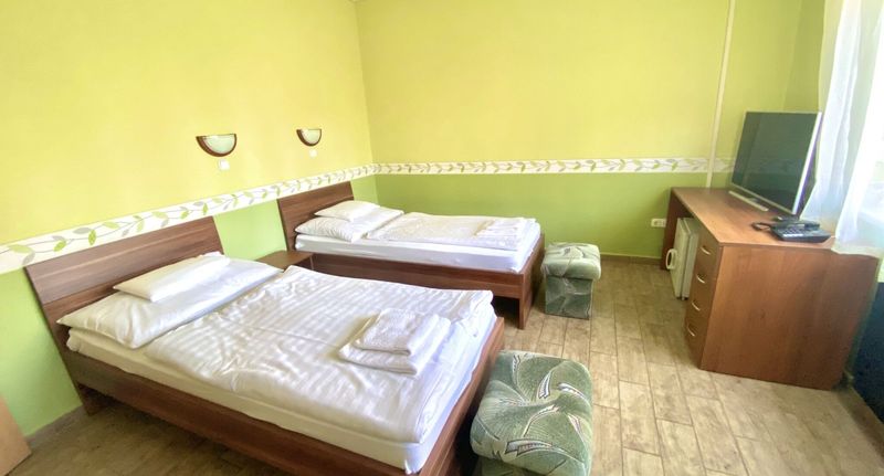 Pokoj pro 3 os. na poschodí na přízemí - Nyaraló Centrum Balatonszemes, foto 1