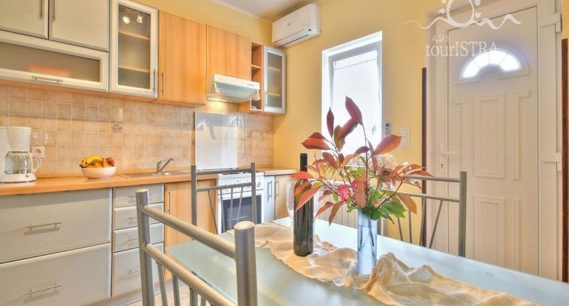 Turistický Apartman s manželskou postelí s 1 ložnicí přízemní (s možností přistýlky) - Apartmani Lorena Umag, foto 1