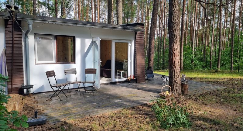 Classic Apartman s terasou pro 6 os. se 3 ložnicemi - Ośrodek La La Las - domki letniskowe w lesie nad jeziorem, foto 1