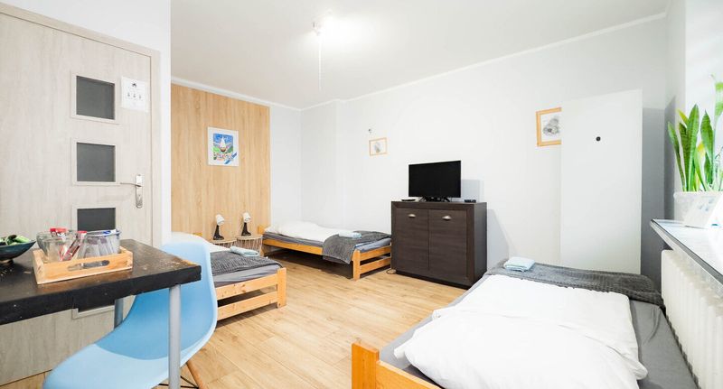 Pokoj pro 3 os. - Hostel B56 Białystok, foto 7