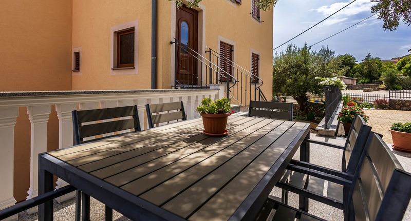 Apartman pro 4 os. se 2 ložnicemi - Apartments Baran Čižići, foto 1