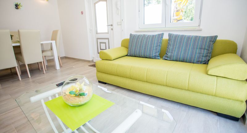 Apartman pro 6 os. se 3 ložnicemi - Apartment Birikina 3 s bazenom Nova Vas, foto 1