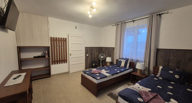 Pokoj s terasou s privátní koupelnou mimo pokoj pro 2 os. - Darazsik Pihenőpark Mátraterenye, foto 1